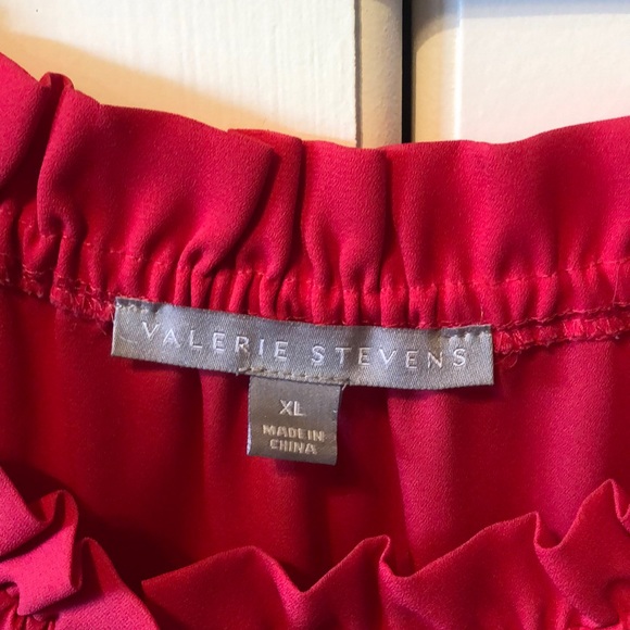 Valerie Steven’s Blouse 💕 - Picture 2 of 4